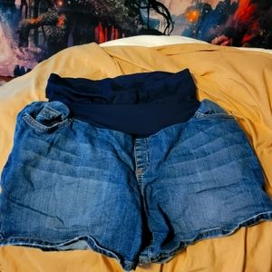 Maternity shorts